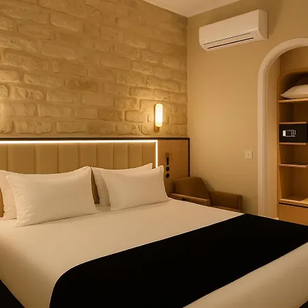 Grand Tonic & Hotel